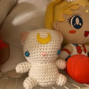 Knit Sailor Moon Artemis Plushie